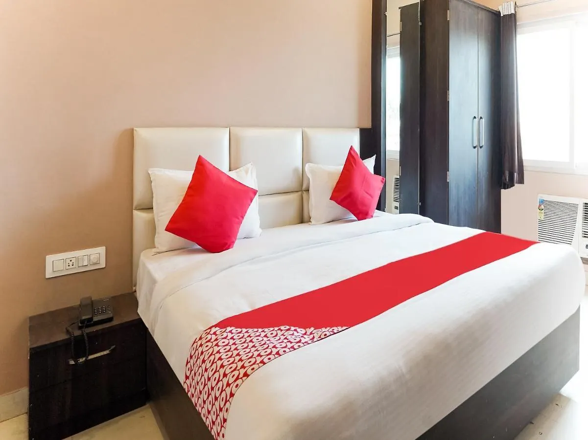 Hotel Vaccinated Staff - Oyo 74707 Balaji Inn Varanasi