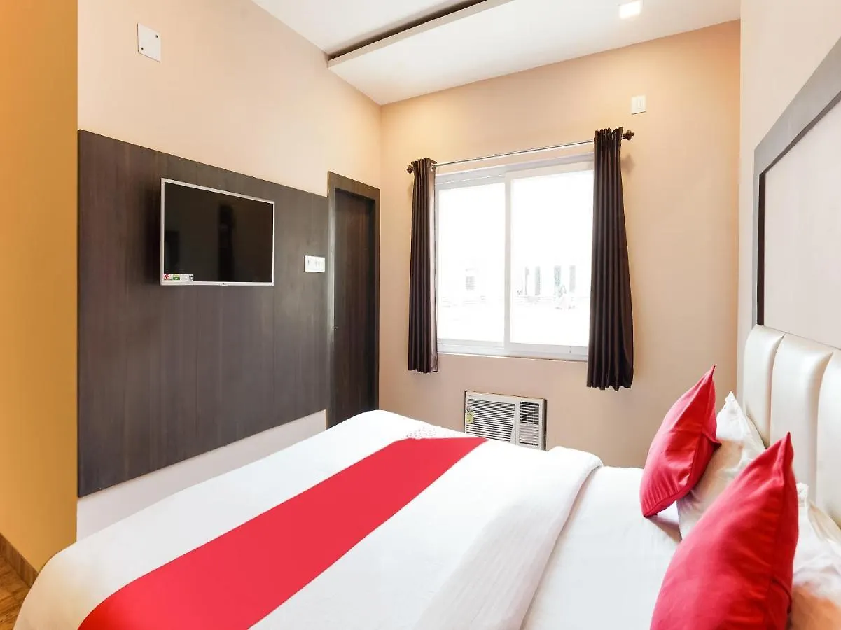 Hotel Vaccinated Staff - Oyo 74707 Balaji Inn Varanasi
